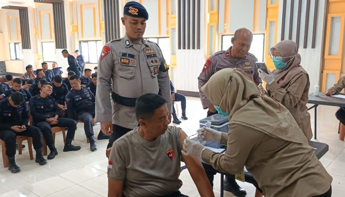 Batalyon B Pelopor Satbrimob Polda Jabar Gelar Vaksinasi Influenza