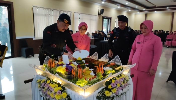 Gegana Satbrimob Polda Jabar Syukuran HUT Ke 51