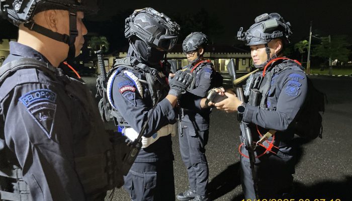 Patroli Dialogis Brimob Jabar Jaga Kondusivitas Jumat Malam di Wilayah Rancaekek–Cileunyi