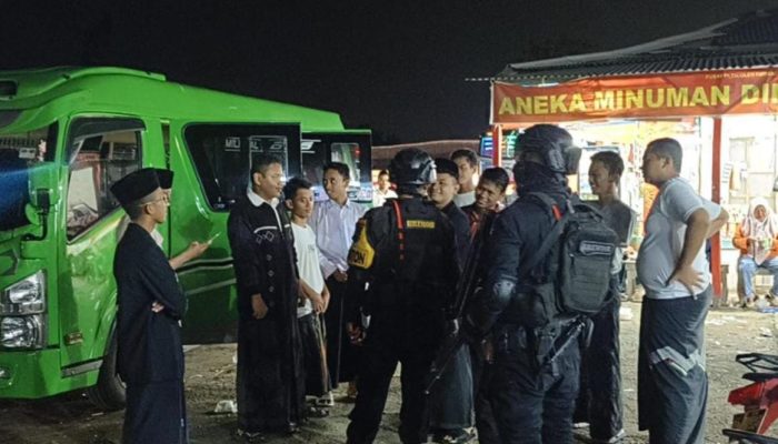 Brimob Jabar Perkuat Keamanan Wilayah Purwakarta Melalui Patroli Harkamtibmas 