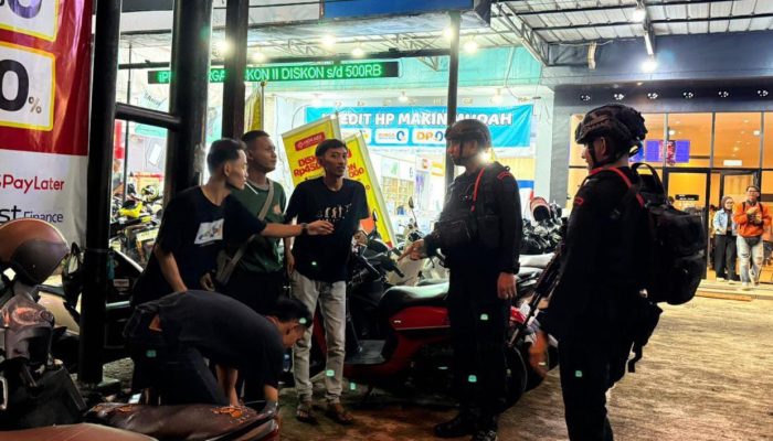 Patroli Harkamtibmas Minggu Malam, Brimob Jabar Hadir Jaga Kondusivitas Wilayah Purwakarta