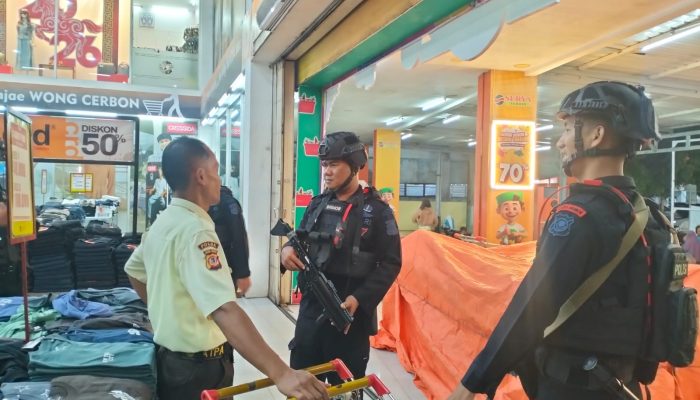 Brimob Jabar Hadirkan Rasa Aman di Wilayah Cirebon