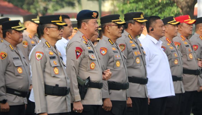 Dansat Brimob Polda Jabar Ikuti Upacara Hari Kesadaran Nasional di Mapolda Jabar
