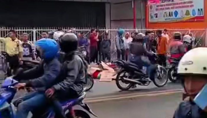 Pengendara Motor Tewas Terlindas Bus di Jl AH Nasution Bandung