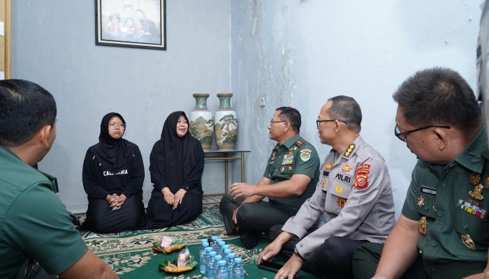Pangdam III/Siliwangi Laksanakan Ta’ziah dan Mengunjungi Korban Kecelakaan Beruntun di Cisarua
