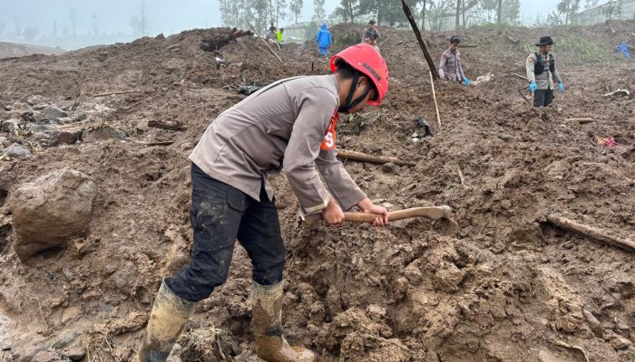 Tim SAR Batalyon B Pelopor Satbrimob Polda Jabar Laksanakan Operasi SAR Hari Ke-5 di Pasirlangu