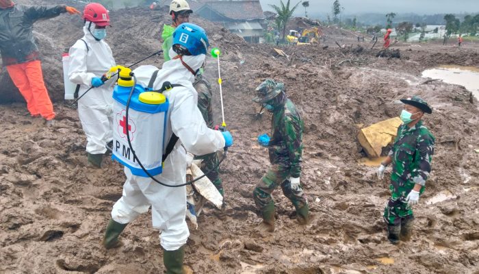 Meski Diguyur Hujan TNI dan Tim Gabungan Tetap Maksimal Cari Korban