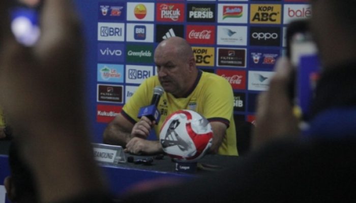 Bojan Hodak Minta Pemain PERSIB Kontrol Emosi Saat Hadapi Persija