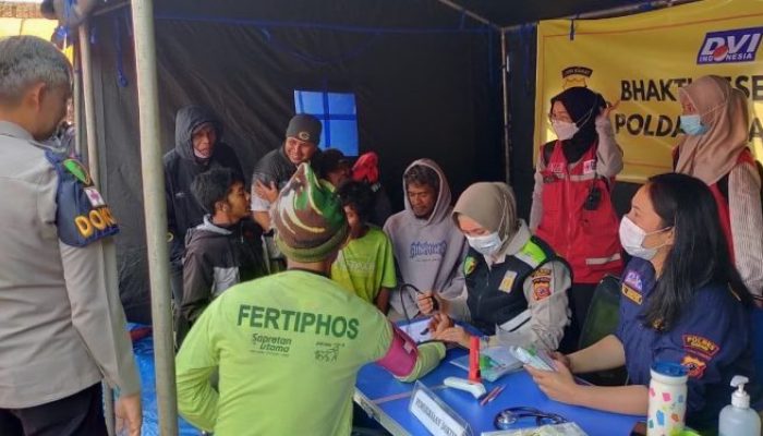 Bantu Pemulihan Warga, Polda Jabar Buka Layanan Kesehatan di Pengungsian