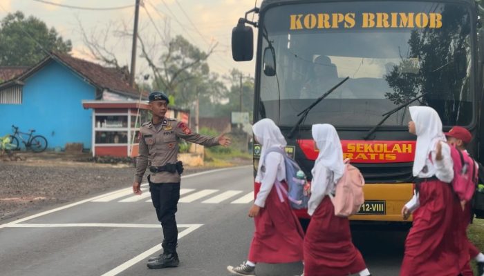 Bus Sekolah Gratis Batalyon D Pelopor: Senyum Pelajar Tasikmalaya Menuju Indonesia Emas