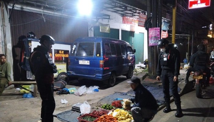 Patroli Malam Satuan Penindak Perusuh Brimob Polda Jabar Jaga Stabilitas Kamtibmas Wilayah Rancaekek