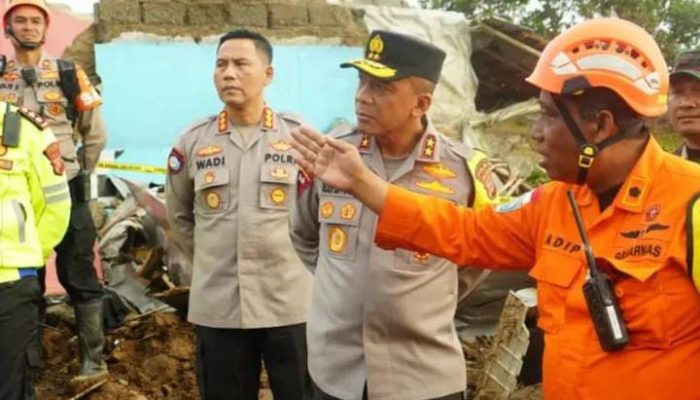 Kapolda Jabar Apresiasi Seluruh Pihak dalam Penanganan Bencana Longsor Cisarua
