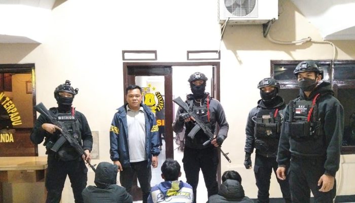 Patroli Harkamtibmas Brimob Polda Jabar Amankan Wilayah Jatinangor dan Tanjungsari dari Gangguan Kamtibmas