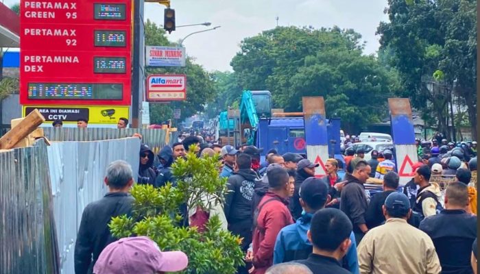 Kemacetan Parah Arah Cimahi–Bandung, Penutupan SPBU Cibeureum Jadi Penyebab