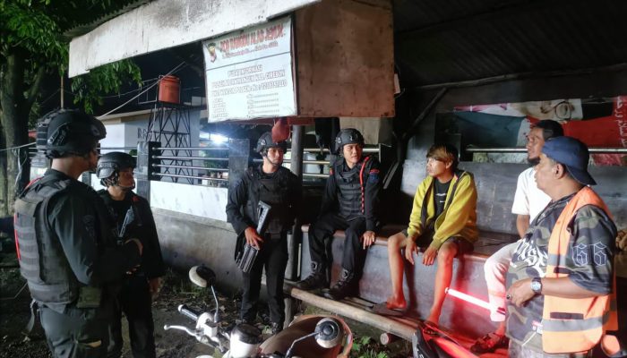 Peleton Kompi 4 Batalyon C Pelopor Tingkatkan Patroli Malam di Sejumlah Titik Rawan Wilayah Polresta Cirebon