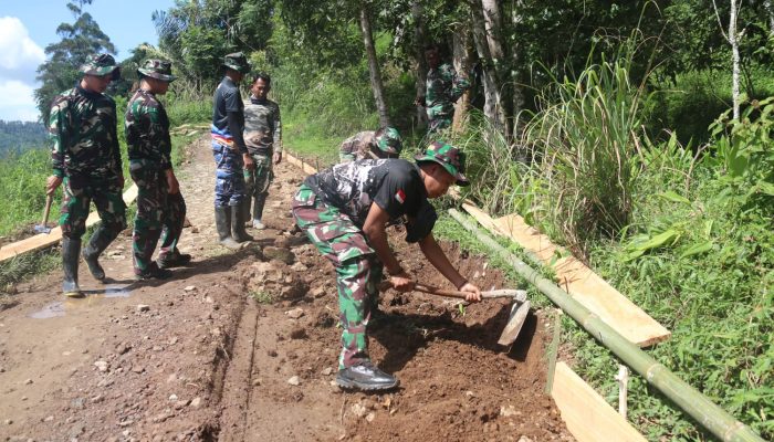 Danramil Ciwidey Pimpin Langsung Pengerjaan TMMD Ke-127 di Desa Cipelah
