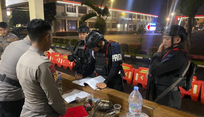 Batalyon D Pelopor Satbrimob  Polda Jabar Perkuat Kamtibmas dan Bangun Komunikasi dengan Masyarakat Garut