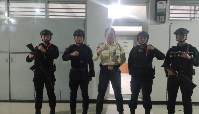 Batalyon D Pelopor Satbrimob Polda Jabar Patroli Harkamtibmas di Cineam