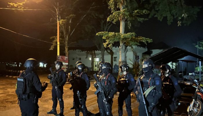 Kompi 3 Batalyon C Pelopor Satbrimob Polda Jabar Patroli Malam di Wilayah Cikampek dan Cikopo