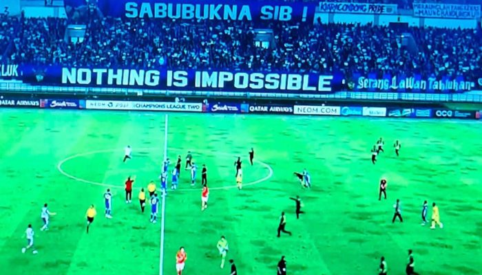 Kericuhan Warnai Laga Persib Kontra Ratchaburi di GBLA