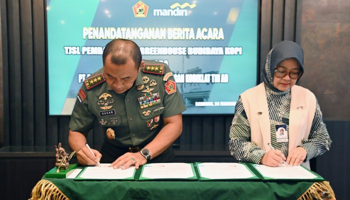Perkuat Sinergi dan Pemberdayaan, Dankodiklatad Pimpin Penandatanganan Bantuan Greenhouse Kopi