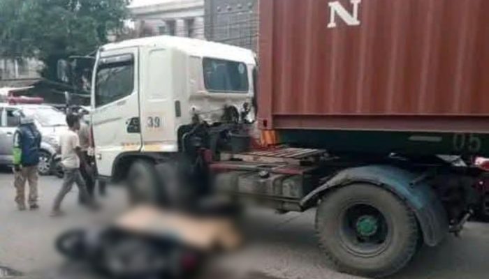 Kecelakaan Libatkan Truk Kontainer dan Pelajar Terjadi di Dayeuhkolot