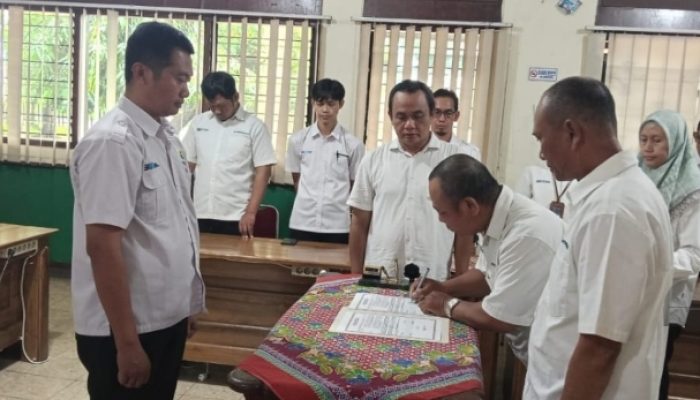 Perkuat Kinerja Organisasi, Administratur KPH Banyumas Barat Lantik Pejabat Jenjang IV dan V