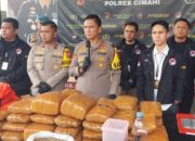 Modus Koper dan Jaket Ojol, Tiga Pengedar Ganja 100 Kg Ditangkap di Cimahi