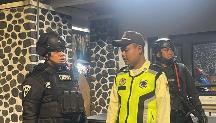 Patroli SPP Brimob Polda Jabar Antisipasi Gangguan Kamtibmas di Jatinangor