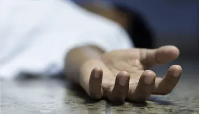 Seorang Pria Tergeletak di Apartemen The Suites Metro, Diduga Loncat dari Lantai 17