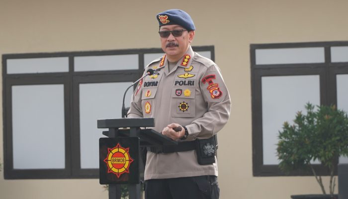 Dansat Brimob Polda Jabar Pimpin Apel Gabungan dan Laporan Kenaikan Pangkat Pengabdian