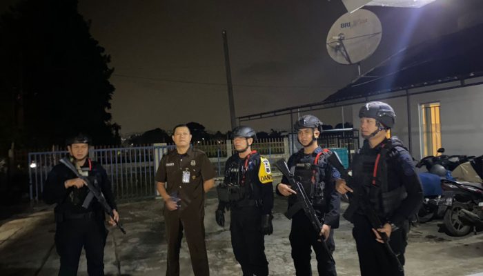 Brimob Jabar Patroli Malam di Lembang, Pastikan Situasi Kondusif