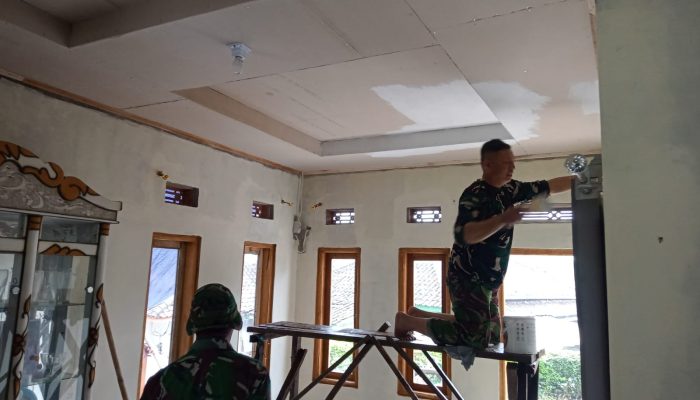 Satgas TMMD Kodim 0624/Kabupaten Bandung Rampungkan Finishing RTLH Warga Cipelah