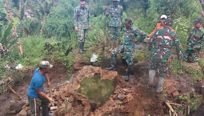 TMMD Ke-127 Kodim 0624/Kabupaten Bandung Bangun Bak Penampungan Air Bersih di Desa Cipelah Rancabali