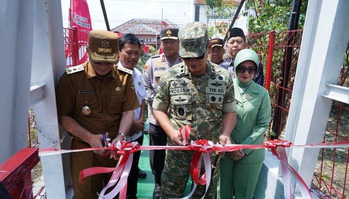 Pangdam III Siliwangi Resmikan Jembatan Perintis Garuda III di Cirebon