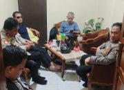 Peduli Terhadap Anggotanya, Kapolsek Metro Kebayoran Baru Membesuk Anggota Samapta yang Sakit