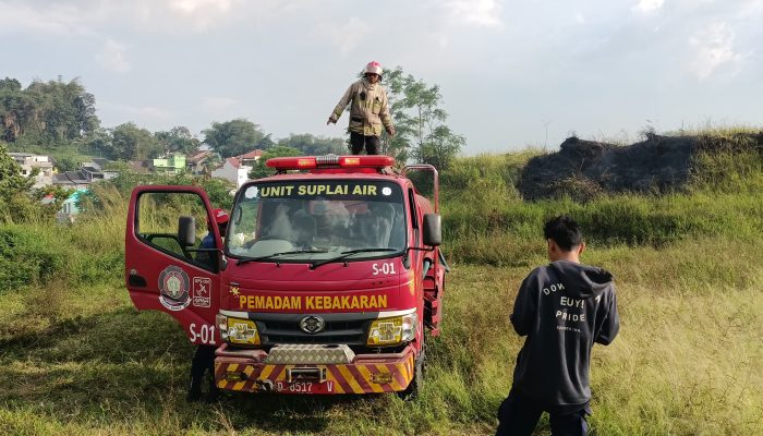 Kebakaran Lahan Terjadi di Belakang Komplek GMP Cimenyan, Api Berhasil Dipadamkan