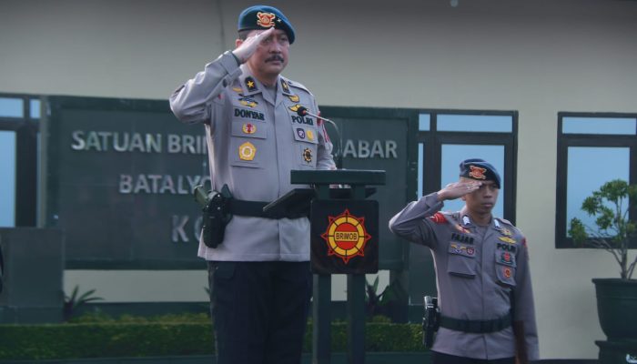 Dansat Brimob Polda Jabar Pimpin Apel Gabungan, Tekankan Soliditas dan Kesiapsiagaan Personel