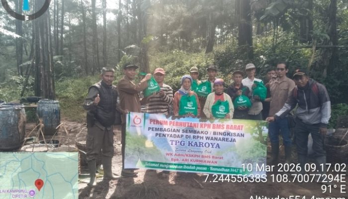 KPH Banyumas Barat Salurkan Paket Sembako Lebaran: Wujud Apresiasi Bagi Penyadap Pinus di TPG Karoya