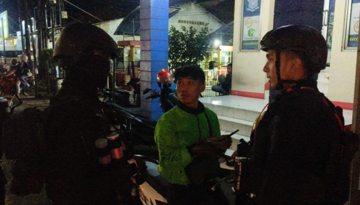 Brimob Jabar Patroli Malam di Purwakarta, Jaga Kamtibmas Akhir Pekan