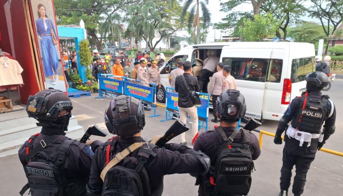 PRC Brimob Polda Jabar Patroli di Cirebon, Operasi Ketupat Lodaya 2026 Berjalan Kondusif