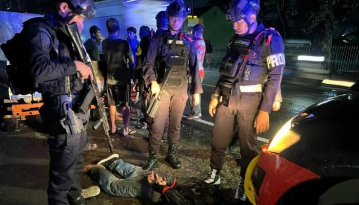 Polres Garut Bersama Satgas PRC Brimob Amankan Pelaku Pemalakan Angkot Di Jalan Raya Leles