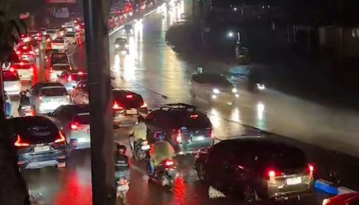 Hari Pertama Lebaran, Jalur Selatan Nagreg Macet Parah Tembus 5 Km