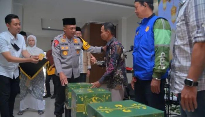 Polda Jabar Gelar Silaturahmi Idul Fitri dan Aksi Sosial untuk Ojol, Petani, dan KPJ