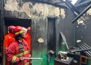 Tim SAR Brimob Jabar Padamkan Kebakaran Rumah di Lembang, Tanpa Korban Jiwa