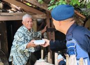 Brimob Polda Jabar Hadirkan Kepedulian Lewat Aksi Jumat Berkah di Jatinangor dan Rancaekek