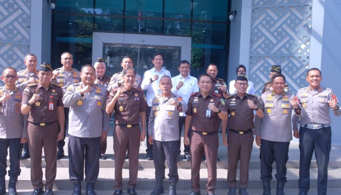 Kapolda Jabar Perkuat Sinergi, Silaturahmi ke Kejati Jawa Barat