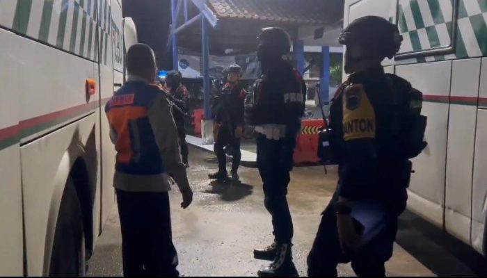 Patroli Malam Brimob Jabar di Cirebon, Jaga Kamtibmas Tetap Aman dan Kondusif