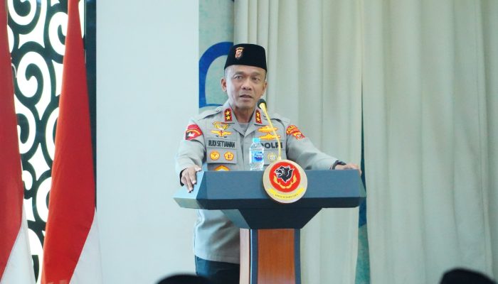 Kapolda Jabar Lepas 120 Calon Jamaah Haji Keluarga Besar Polda Jabar