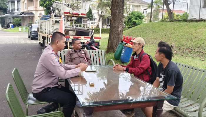 Cooling System di Gading Serpong, Bhabinkamtibmas Ajak Warga Aktif Jaga Kamtibmas